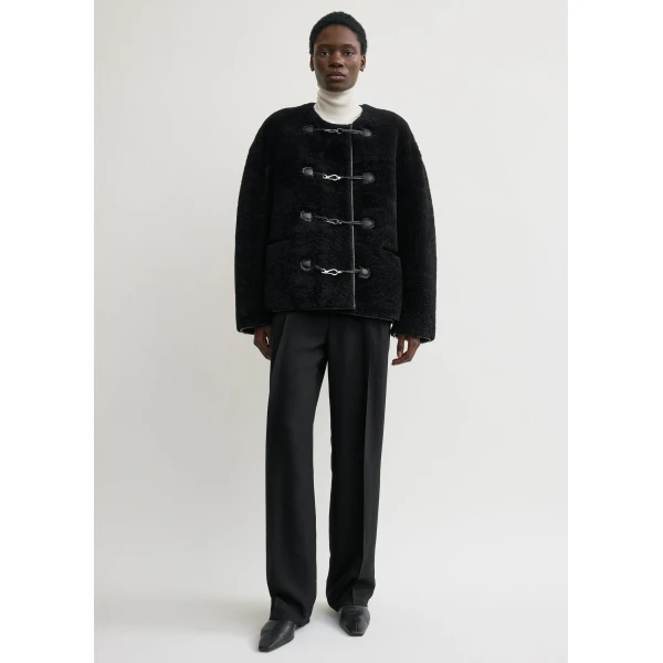 Toteme Teddy shearling clasp jacket in Black, view 3