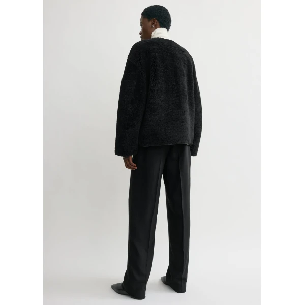 Toteme Teddy shearling clasp jacket in Black, view 4
