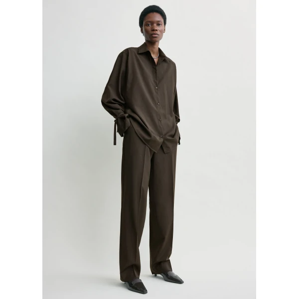 Toteme Tie-cuff shirt in Pepper, view 2