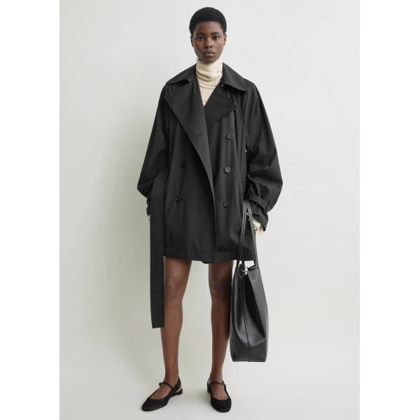 Toteme Washed cotton trench in Washed black Coat, view 2