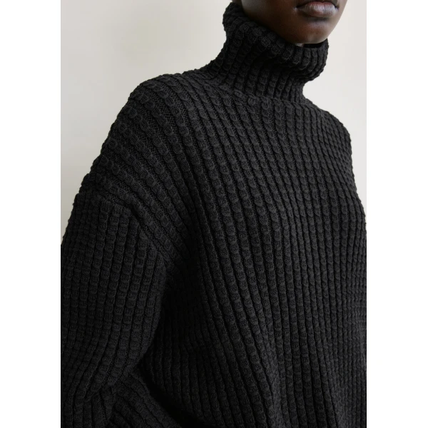 Toteme Whipstitch knit in Black, view 6