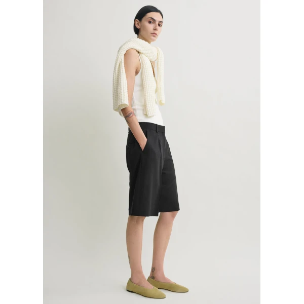Toteme Wide fluid shorts in Black, view 3