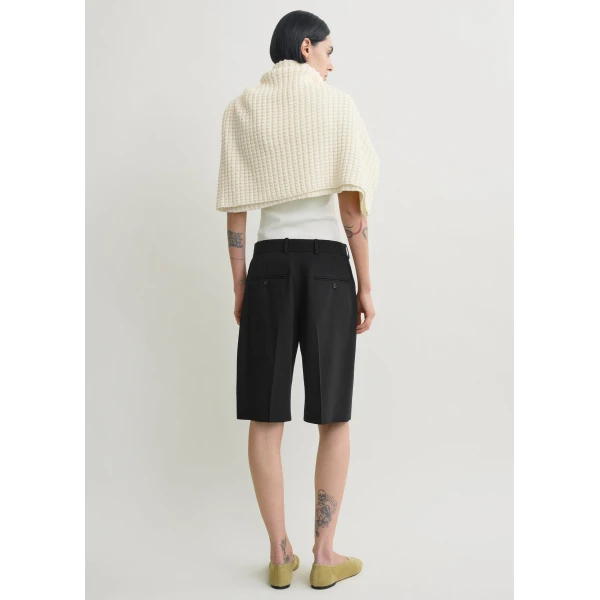 Toteme Wide fluid shorts in Black, view 4