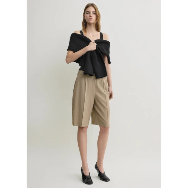 Toteme Wide fluid shorts in Taupe, view 2