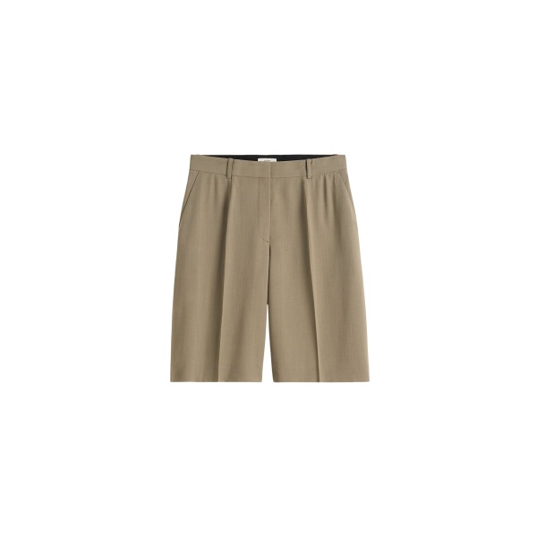 Totême Wide fluid shorts in Taupe - Shorts - Scandinavian Minimalist Luxury at Luxury Shoes 