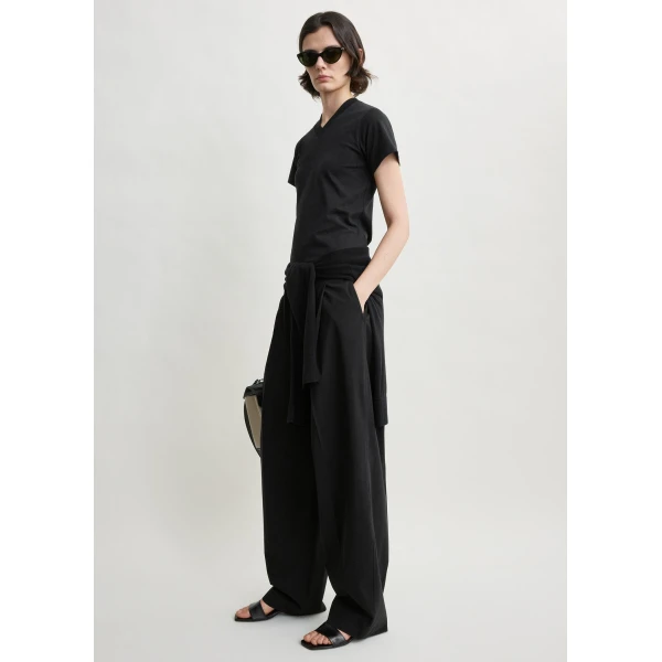 Toteme Wide-ribbed v-neck tee in Black Top, view 3
