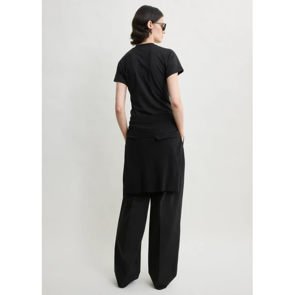 Toteme Wide-ribbed v-neck tee in Black Top, view 4