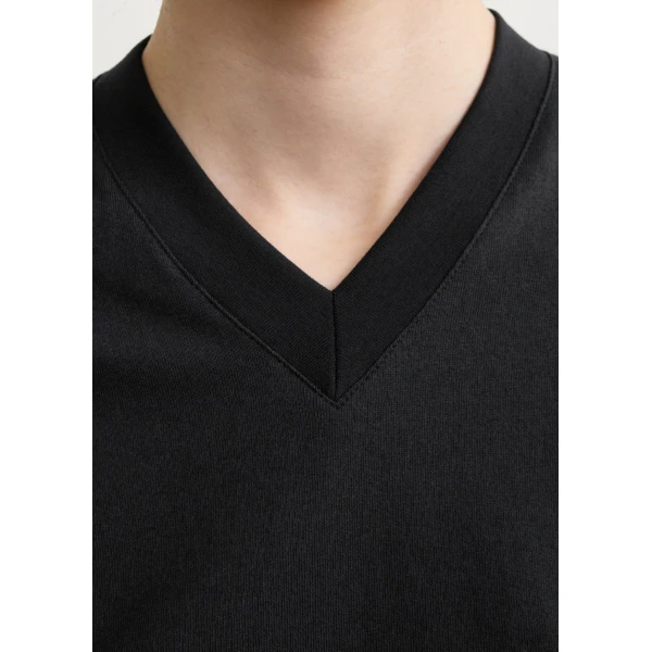 Toteme Wide-ribbed v-neck tee in Black Top, view 6
