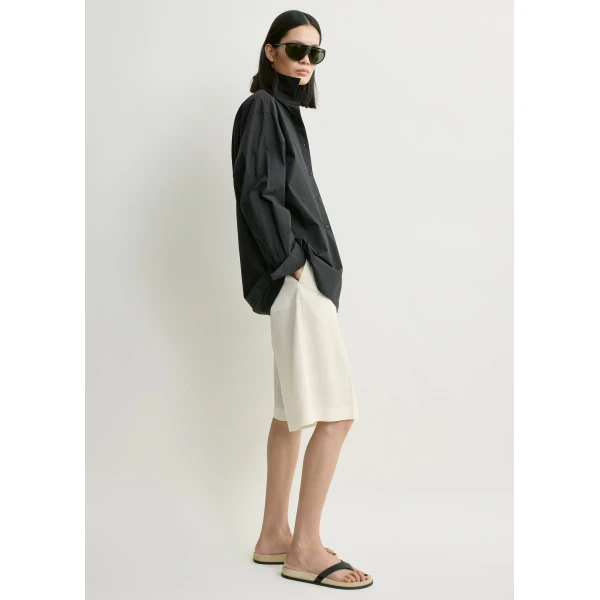 Toteme Wide tailored shorts in Ecru, view 3