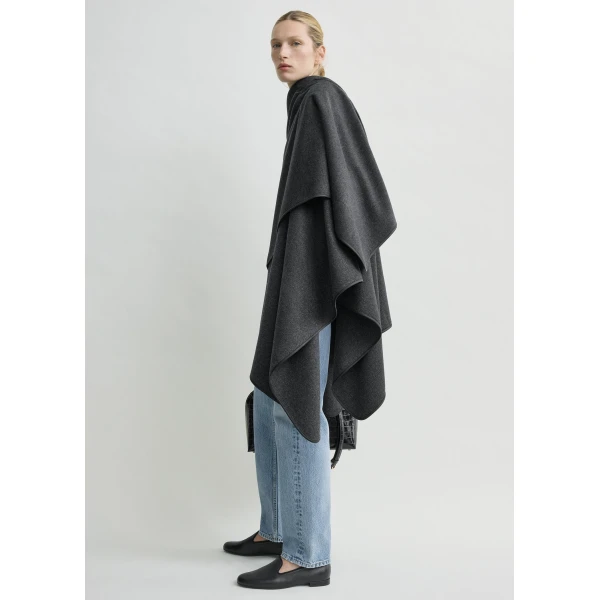 Toteme Winter flannel cape charcoal in Charcoal melange, view 5