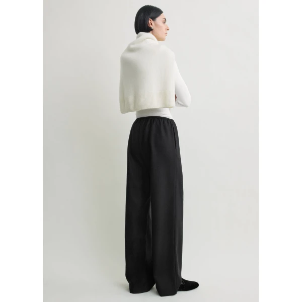 Toteme Winter pj bottoms in Black, view 4