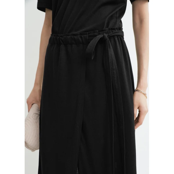 Toteme Wrap skirt in Black, view 5