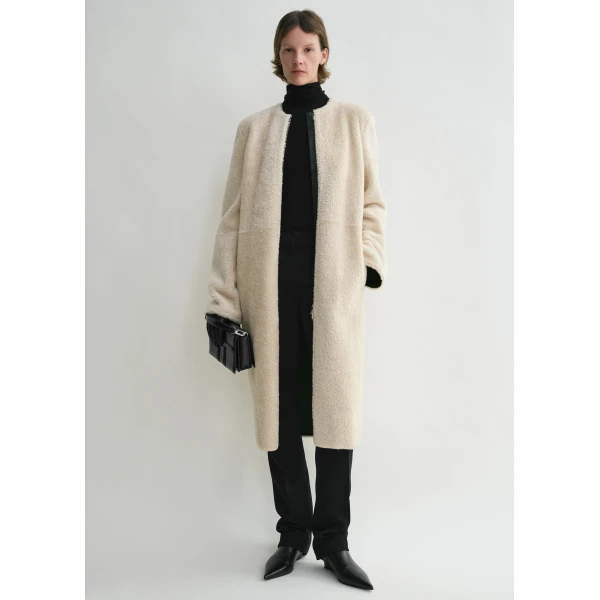 Toteme Zipped teddy shearling coat in Cream, view 3