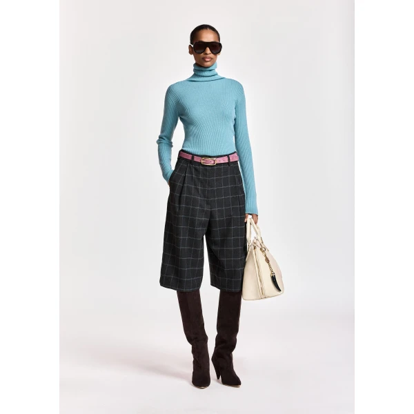 Essentiel Antwerp Dark grey and off-white pleated wide-leg bermuda pants, view 2
