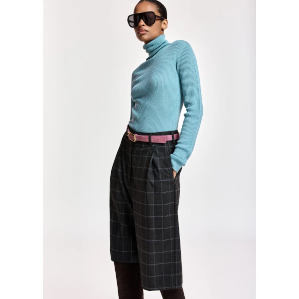 Essentiel Antwerp Dark grey and off-white pleated wide-leg bermuda pants, view 4