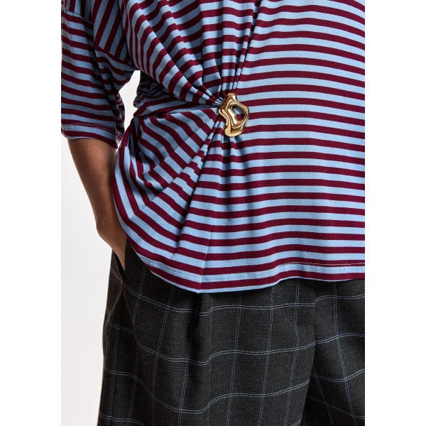 Essentiel Antwerp Light blue and burgudy striped T-shirt with gold statement brooch detail Top, view 3