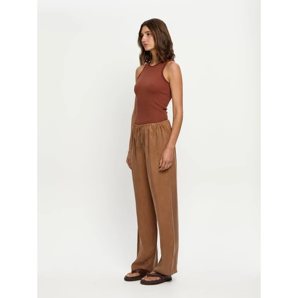 Kivari Blythe Pant in Chocolate, view 3