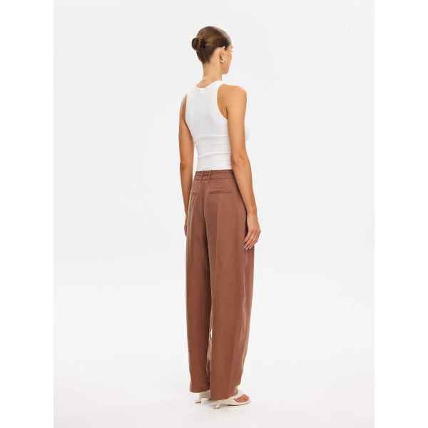 Kivari Cass Barrel Leg Pant in Chocolate, view 4