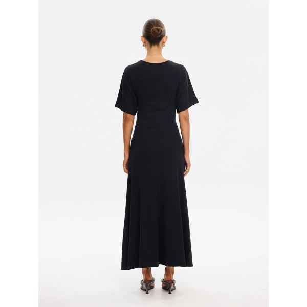Kivari Erina Maxi Dress in Black, view 5