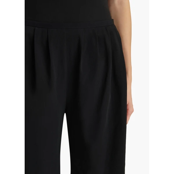 Khaite Poppy Short in Black, view 5