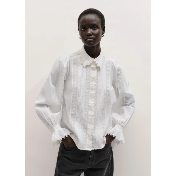 Me and Em ME+EM Broderie Straight Blouse in Soft White, view 6