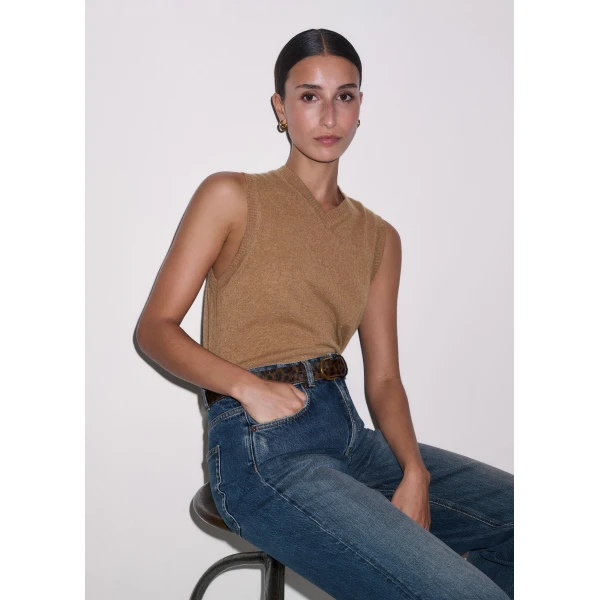 Me and Em ME+EM V-Neck Relaxed Knit Vest in Camel Mélange, view 2
