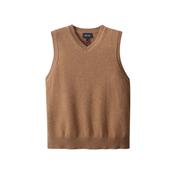 Me and Em ME+EM V-Neck Relaxed Knit Vest in Camel Mélange