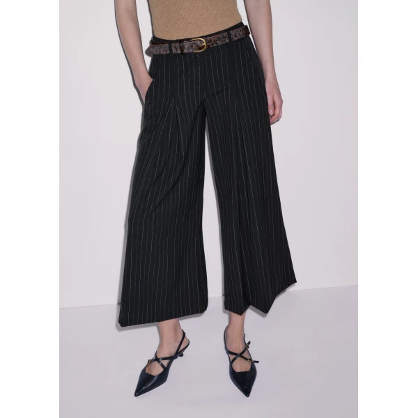 Me and Em ME+EM Very Wide Culotte in Black, view 2