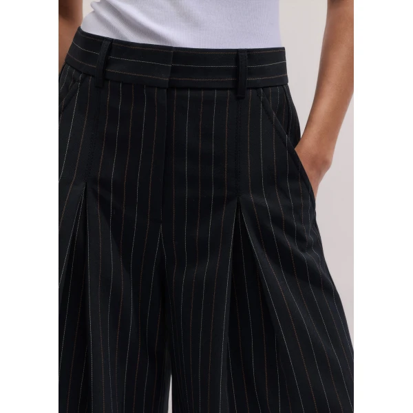 Me and Em ME+EM Very Wide Culotte in Black, view 3
