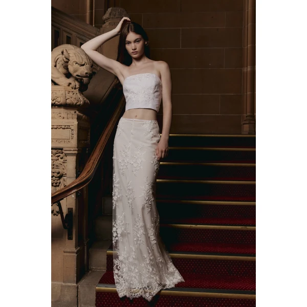 Macgraw Calligraphy Skirt in White Lace, view 2
