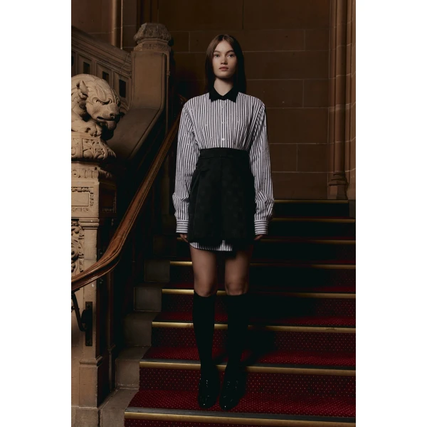 Macgraw Enrolment Skirt in Black Crest Jacquard, view 3