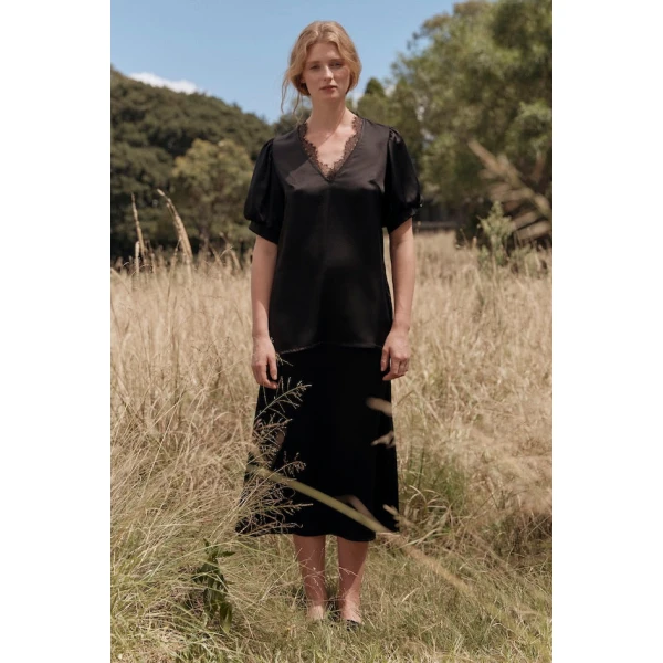 Macgraw Shadow Top in Black, view 2