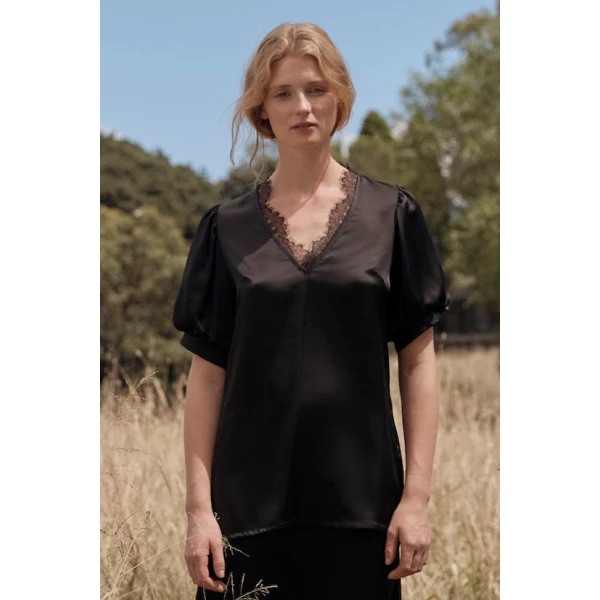 Macgraw Shadow Top in Black, view 3