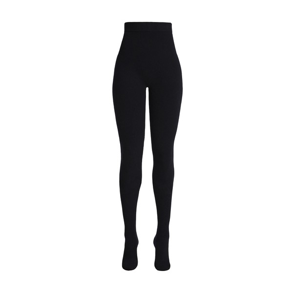 Nour Hammour Whit in Black