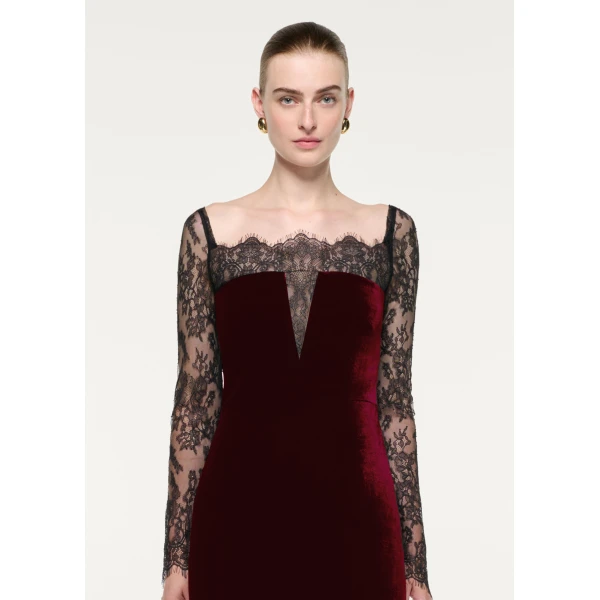 Roland Mouret Scalloped Lace And Velvet Gown in Burgundy, view 4