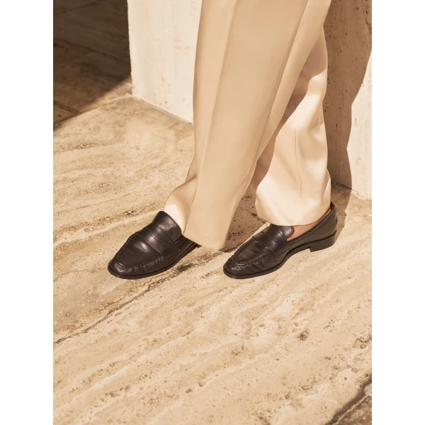 ATP Atelier Airola in Black Loafers Black