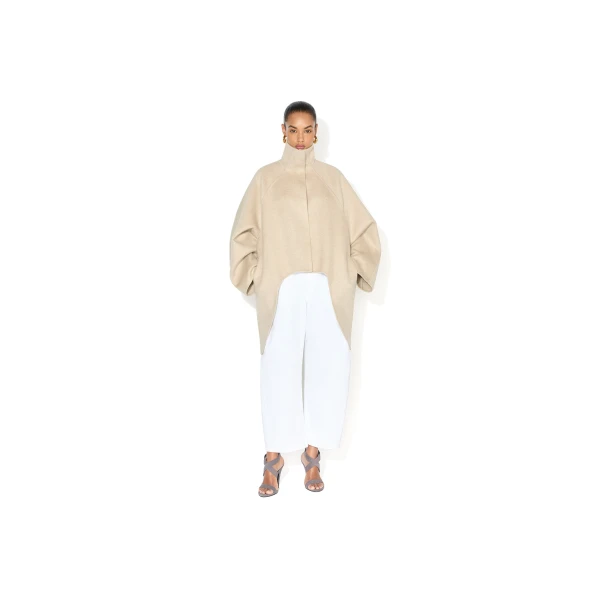 Alaia beige