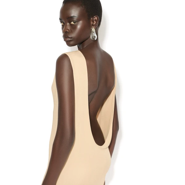 Alaia beige powder