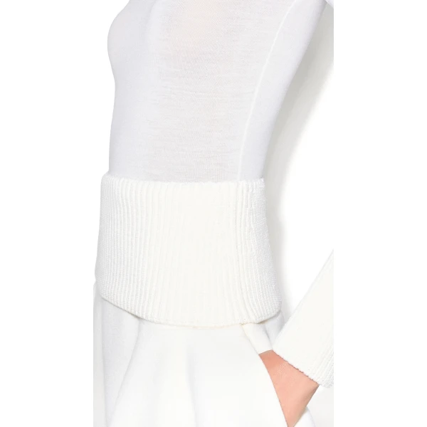 Alaia white