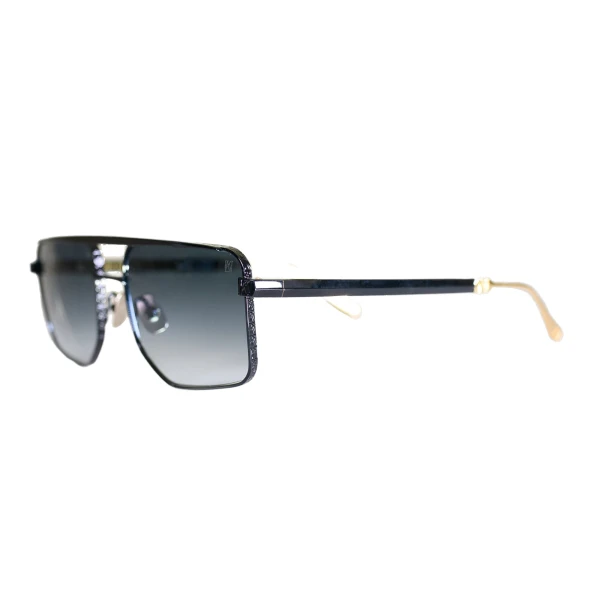 Le Chap Sun Sunglasses in Black - Image 2