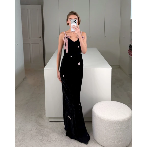 Dress Julie in Black Velvet - Image 4