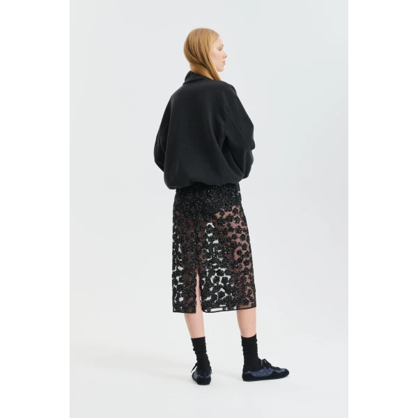 black skirt
