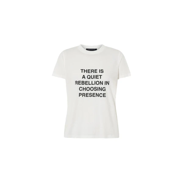 Lucinda Fitted Graphic Tee in Soft White and Black