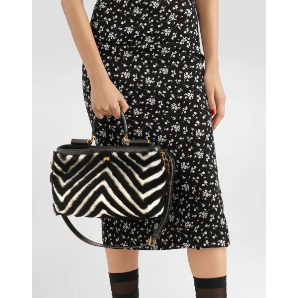 Medium Vittoria shoulder and crossbody bag in fur - Image 3