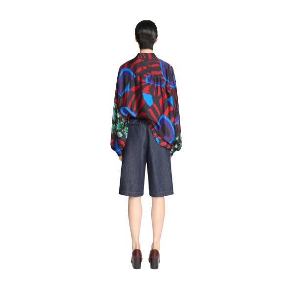 Belted denim shorts in Indigo - Image 4