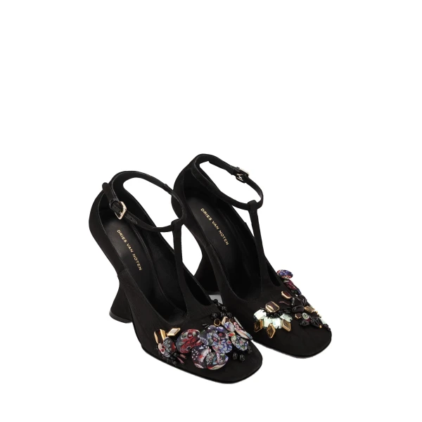 Embroidered wedge pumps in Black - Image 3