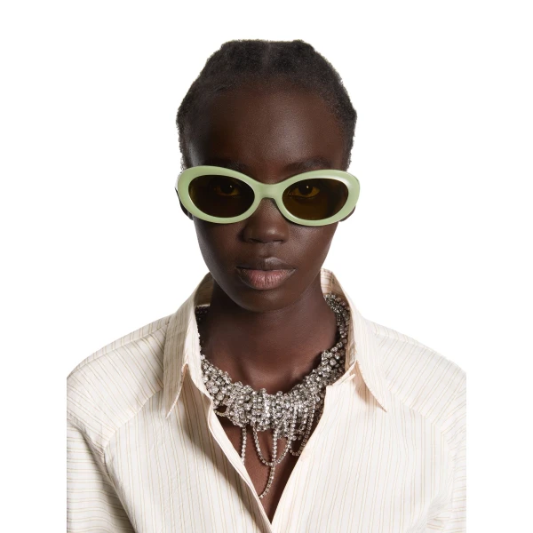 Oval sunglasses in Green - Image 2