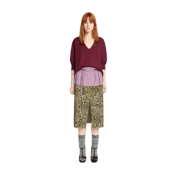 V neck merino sweater in Wine - Image 2