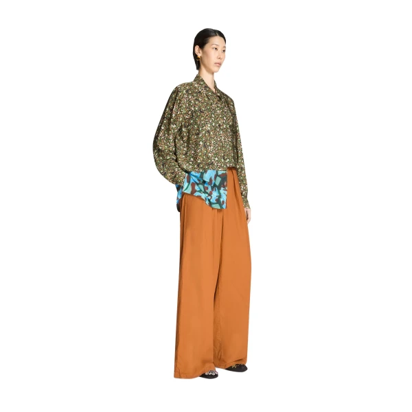 Wide pleated pants in Ocra - Image 3