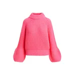 Pink chunky turtleneck sweater with voluminous sleeves